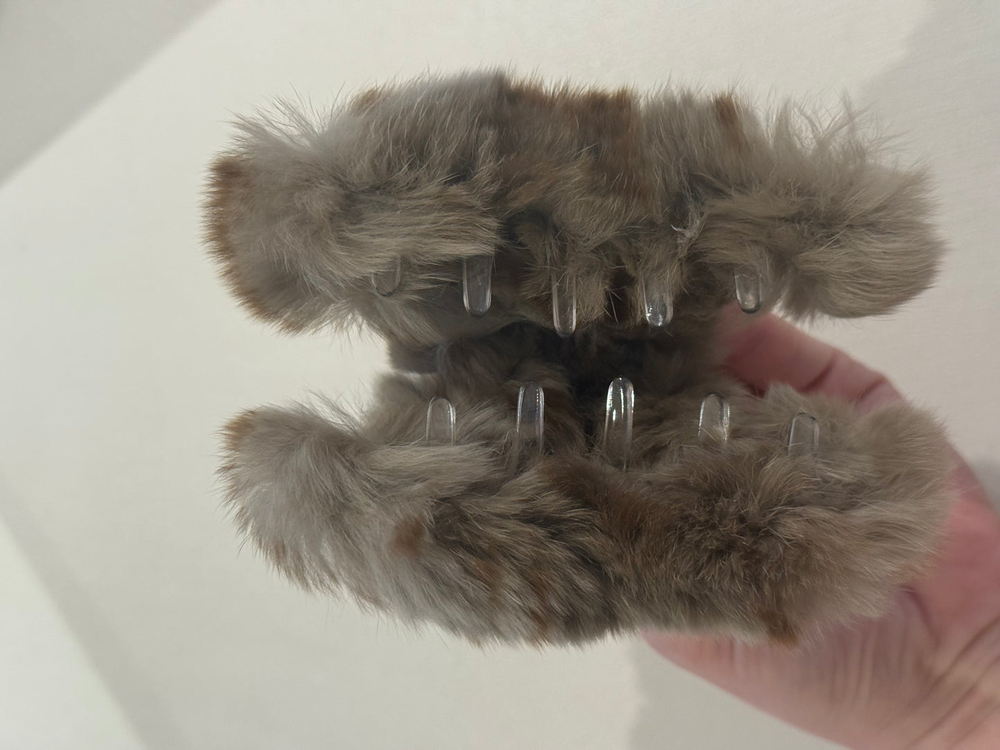 Teddy fluffy hair clip BEIGE / BRUIN